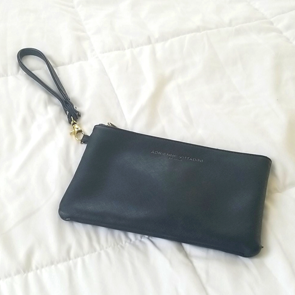Adrienne Vittadini phone charger clutch